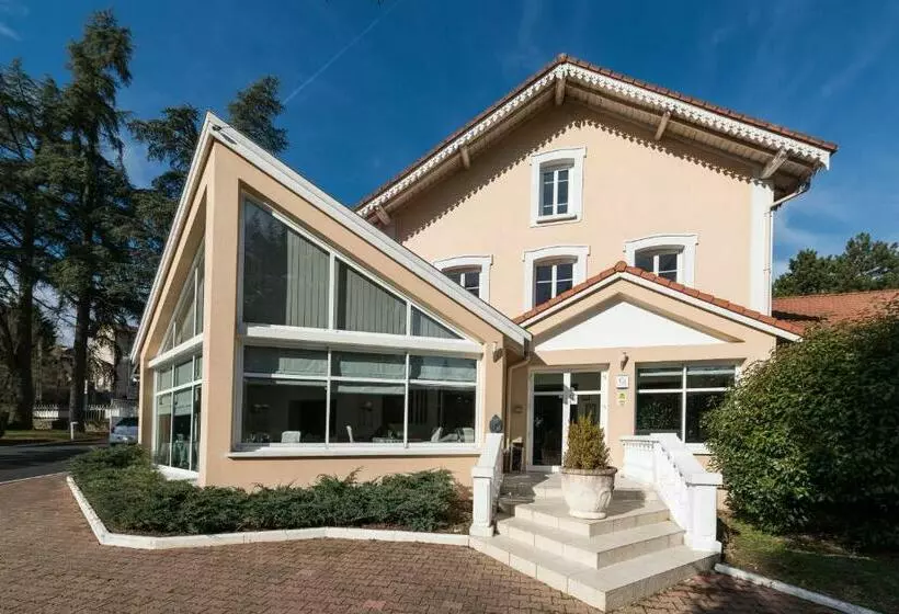 ホテル Les Cèdres Bleus