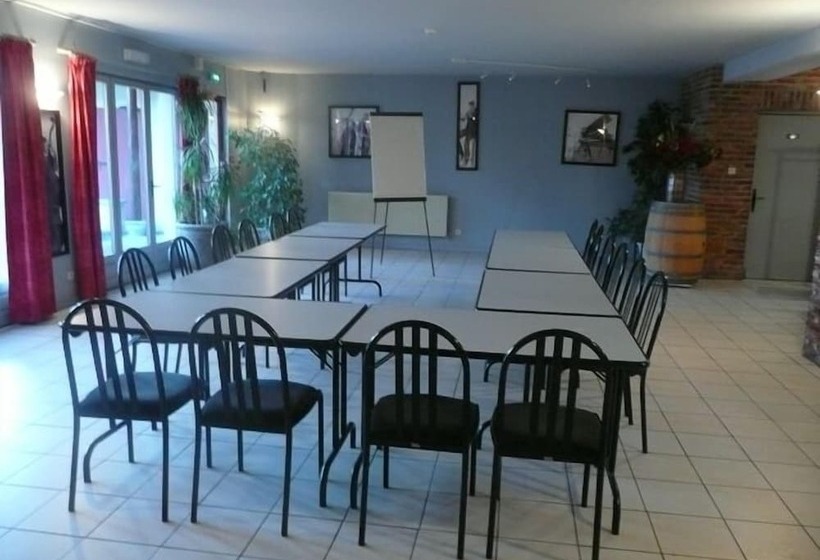 ホテル Logis Hôtel Les Paturelles