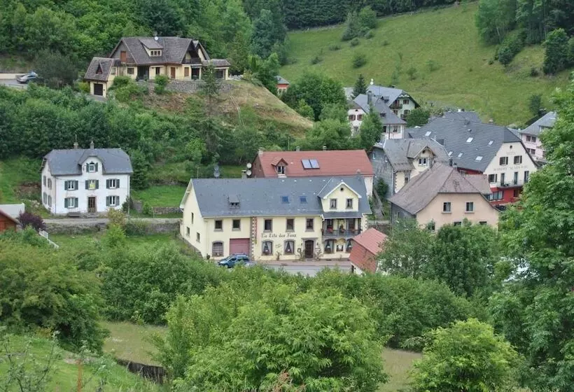 Отель Logis Hôtel Restaurant La Tête Des Faux