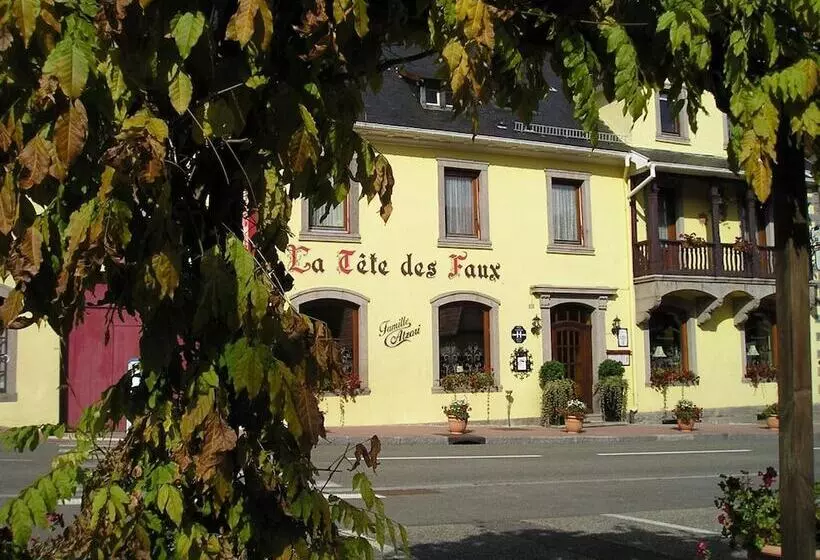 Отель Logis Hôtel Restaurant La Tête Des Faux
