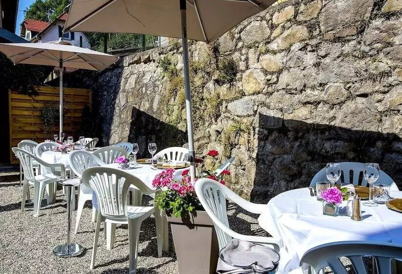 Отель Logis Hôtel Restaurant La Tête Des Faux