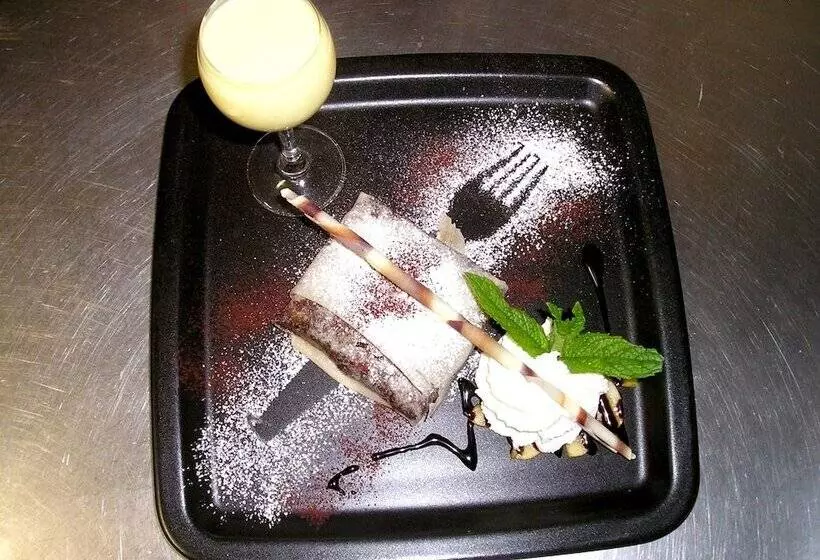 Отель Logis Hôtel Restaurant La Tête Des Faux