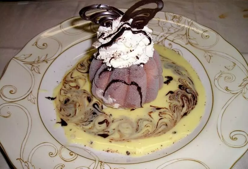 Отель Logis Hôtel Restaurant La Tête Des Faux