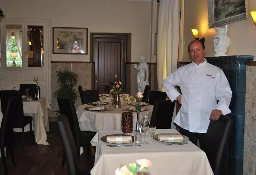 Отель Logis Hôtel Restaurant La Tête Des Faux