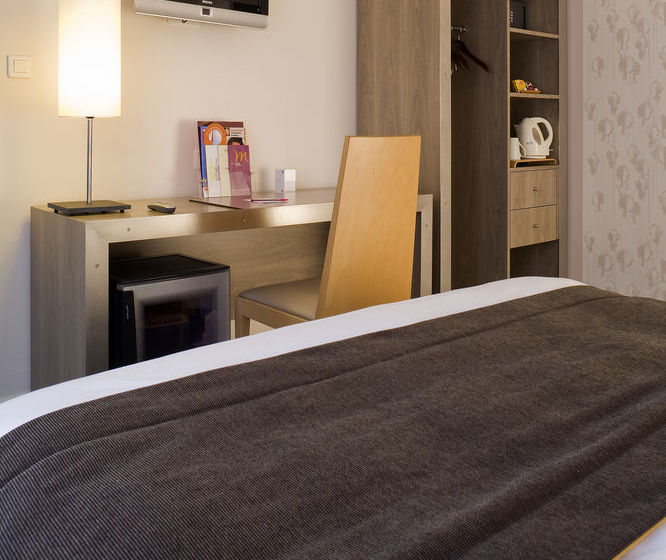 בית מלון כפרי Mercure Calais Centre