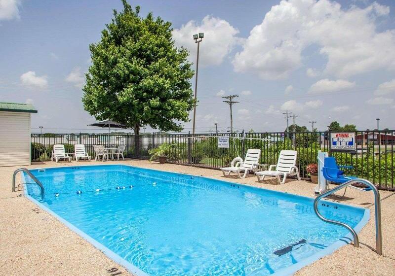 בית מלון כפרי Quality Inn