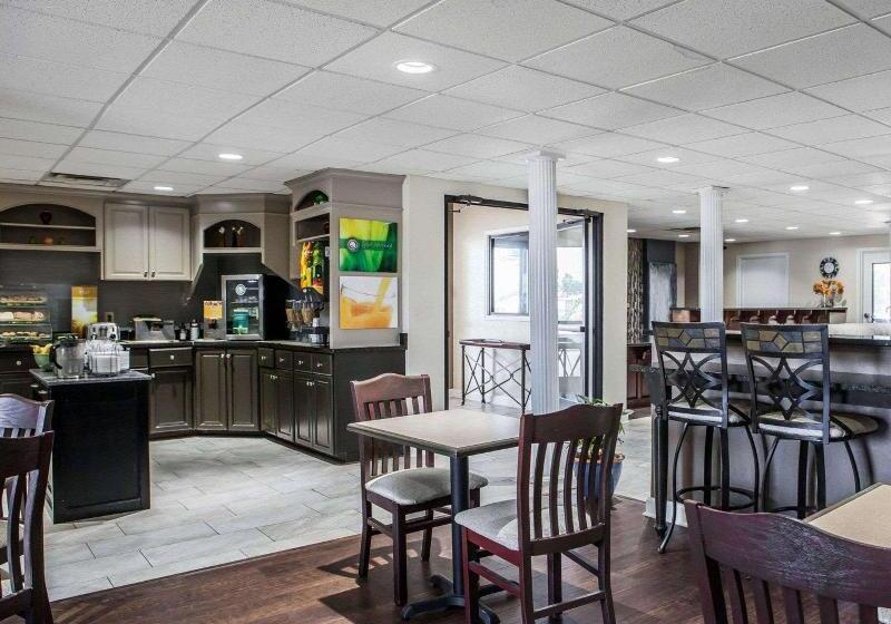 בית מלון כפרי Quality Inn