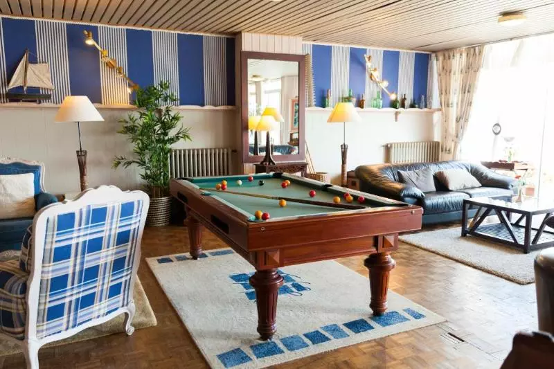 فندق Restaurant De La Plage