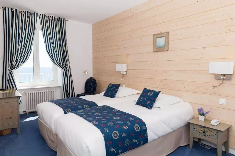 فندق Restaurant De La Plage