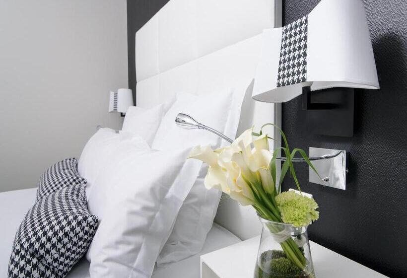 هتل Restaurant Les Capucins