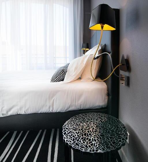 هتل Restaurant Les Capucins