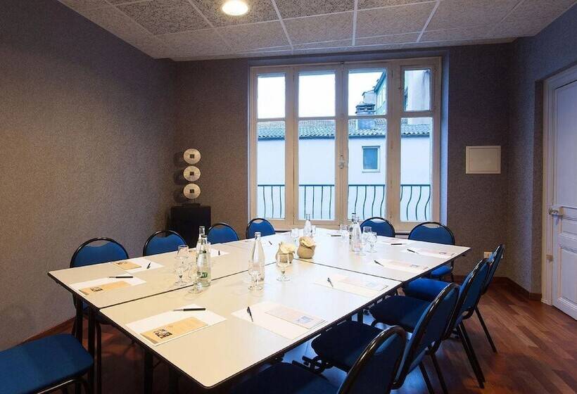 هتل Restaurant Les Capucins