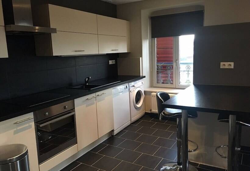 هتل Restaurant Les Capucins