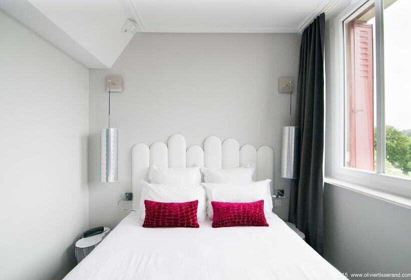 هتل Restaurant Les Capucins