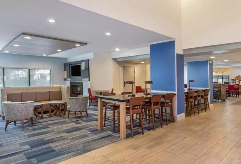 هتل Sleep Inn & Suites Tempe Asu Campus