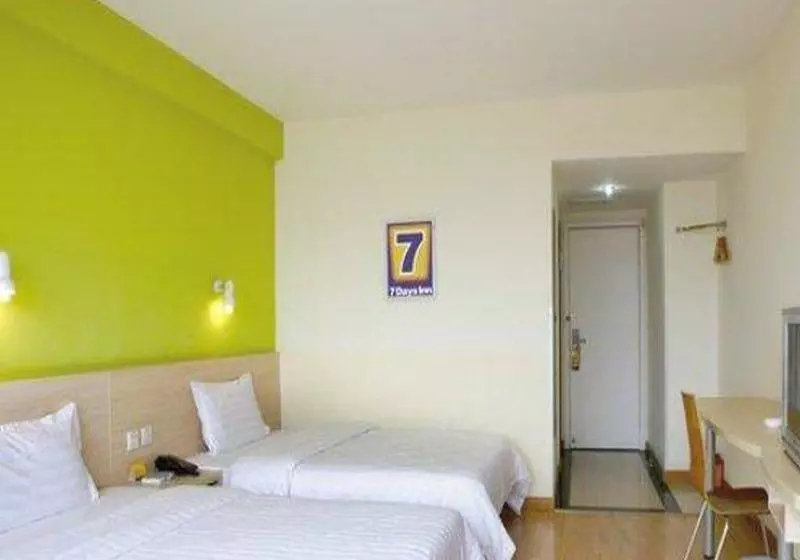 Hotelli 7 Days Inn Suqian Yiwu Commerial City Branch