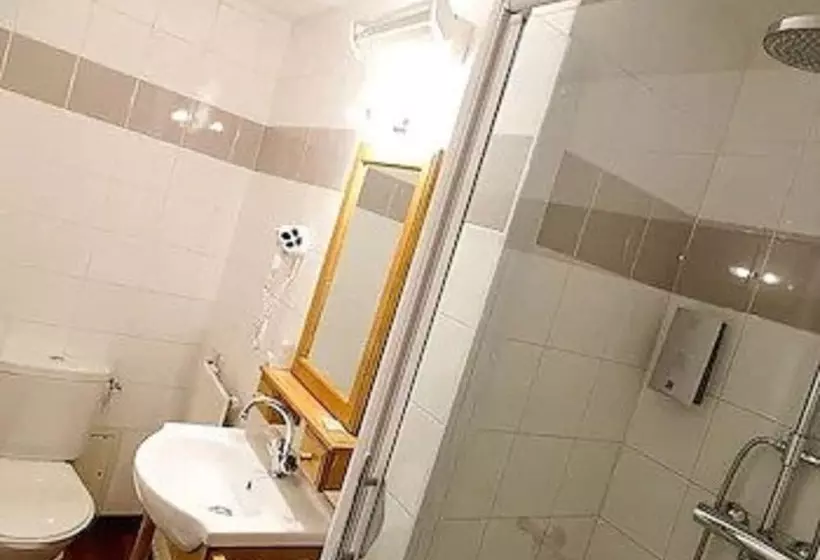 Hotelli Auberge Du Cheval Blanc