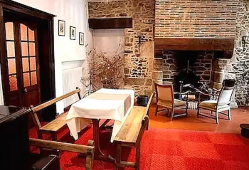 Hotelli Auberge Du Cheval Blanc