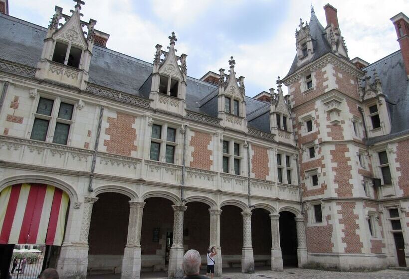 فندق Auberge Du Grand Dauphin