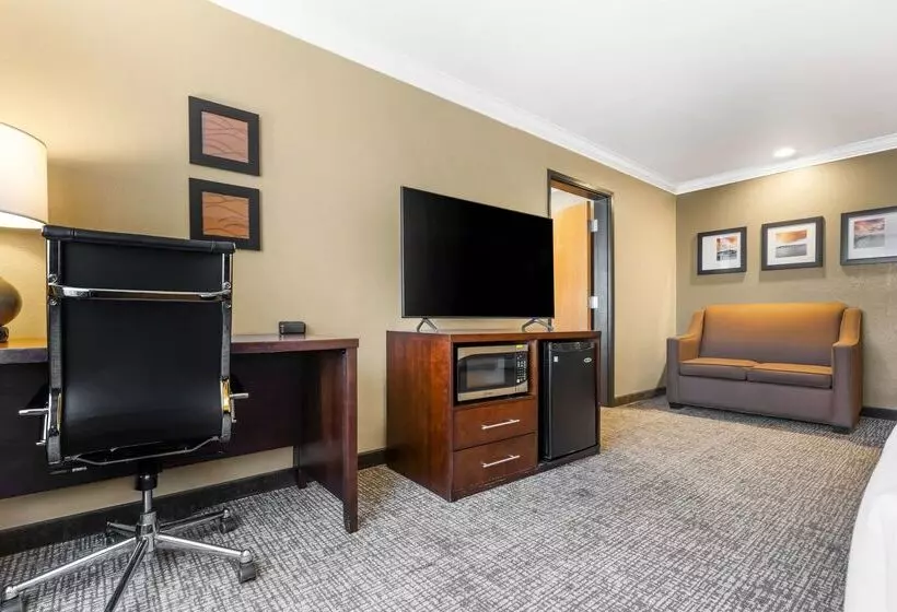 酒店 Comfort Inn & Suites Redwood Country