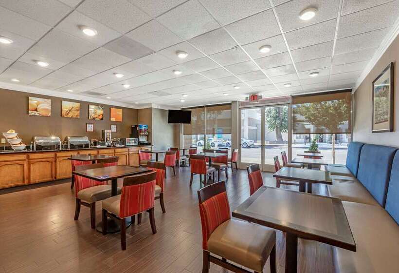 هتل Comfort Suites Visalia Convention Center