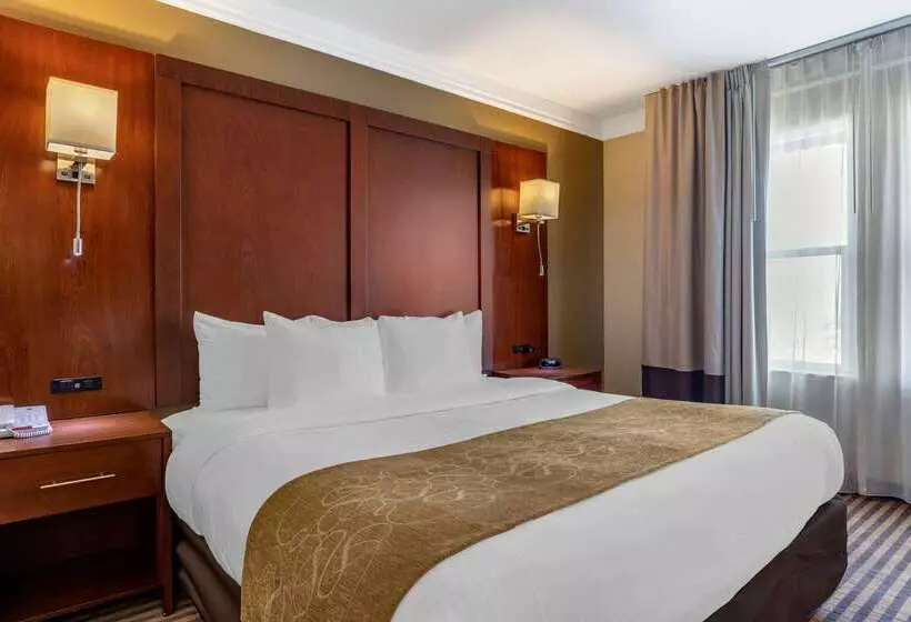 فندق Comfort Suites Visalia Convention Center