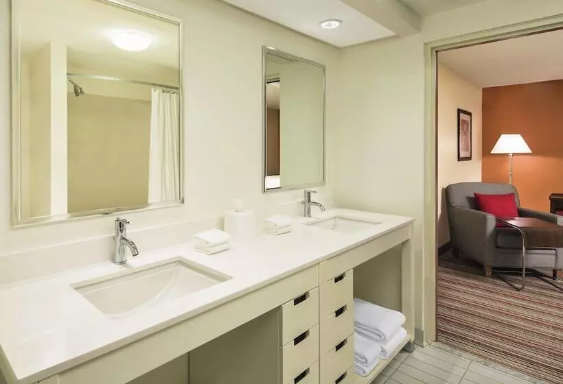 فندق Four Points Bentonville