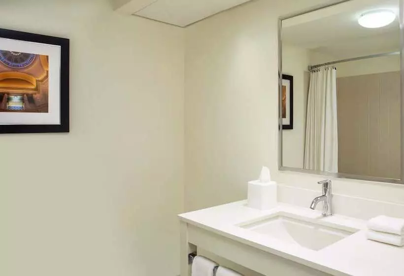 فندق Four Points Bentonville