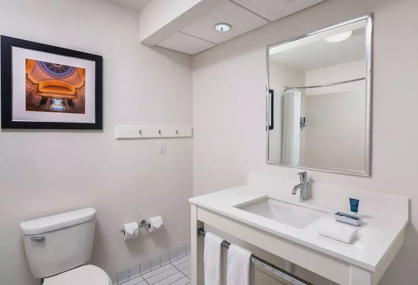 فندق Four Points Bentonville