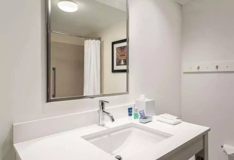 فندق Four Points Bentonville