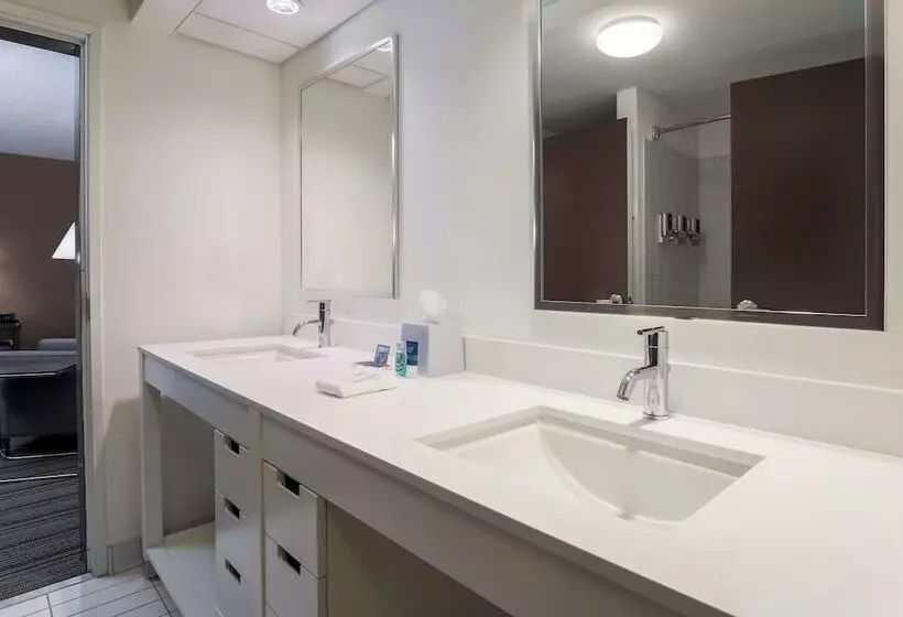 فندق Four Points Bentonville