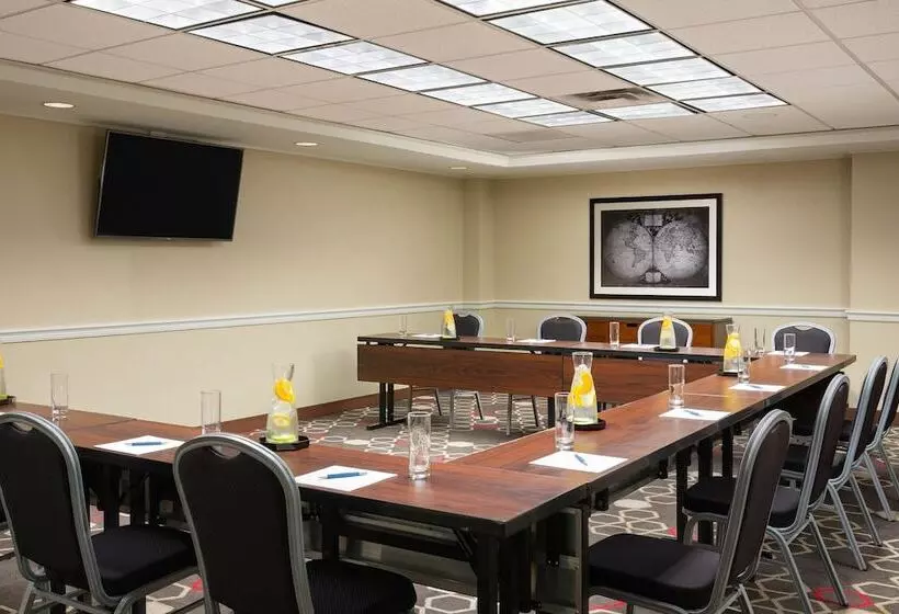 فندق Four Points Bentonville