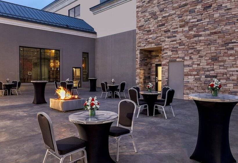 فندق Four Points Bentonville