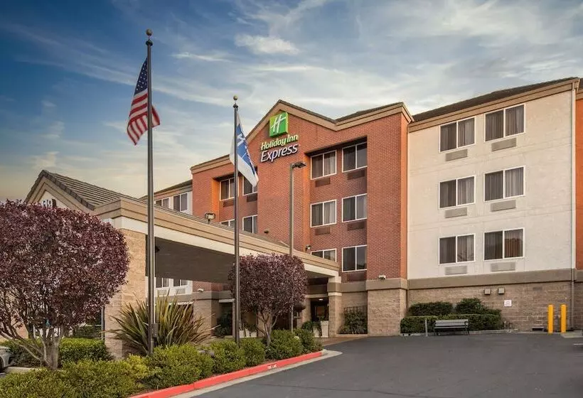 فندق Holiday Inn Express Castro Valley