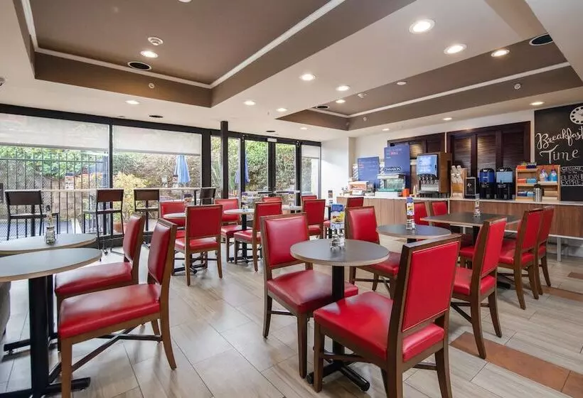 فندق Holiday Inn Express Castro Valley