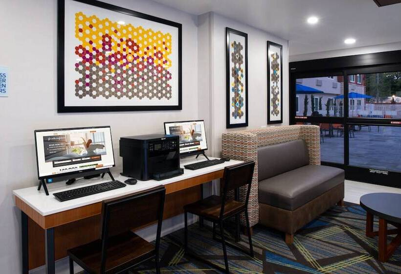 בית מלון כפרי Holiday Inn Express   Santa Rosa North, An Ihg