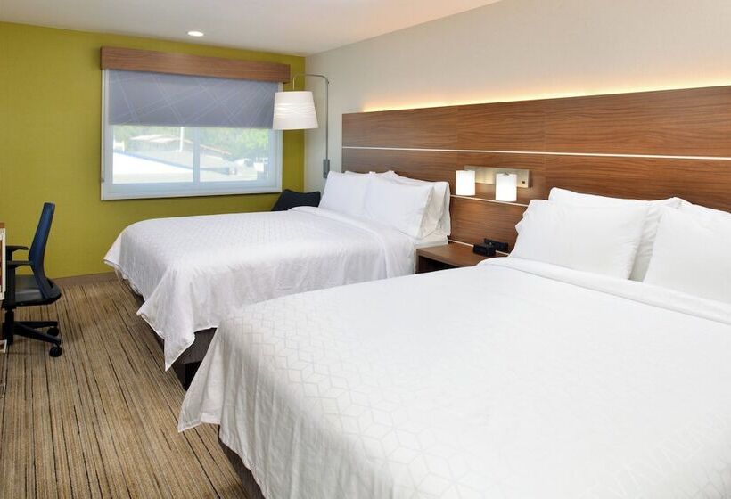 בית מלון כפרי Holiday Inn Express   Santa Rosa North, An Ihg