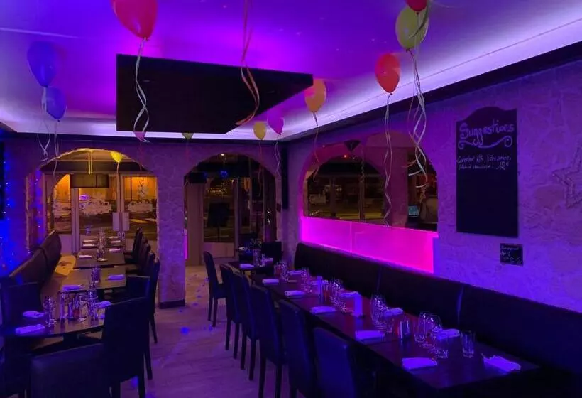 호텔 La Locomotive