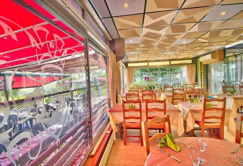 בית מלון כפרי Logis Hôtel Restaurant Le Chalet Du Mont Roland