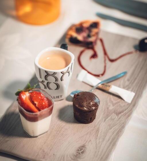 فندق Logis Hôtel Restaurant Vuillot