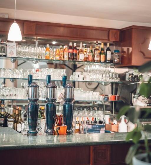 فندق Logis Hôtel Restaurant Vuillot