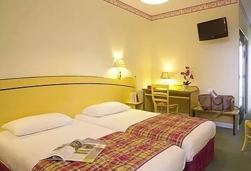 Отель Logis Hôtel Restaurant Les Cèdres