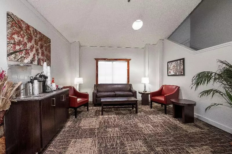 هتل Spark By Hilton Bentonville