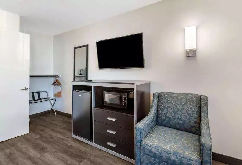 ホテル Quality Inn Burbank Airport