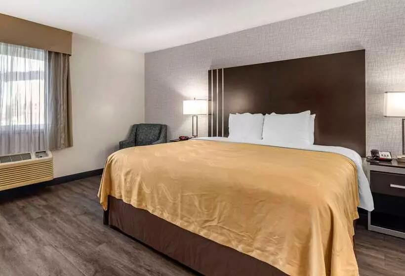 ホテル Quality Inn Burbank Airport