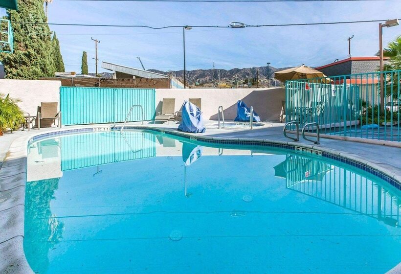فندق Quality Inn Burbank Airport