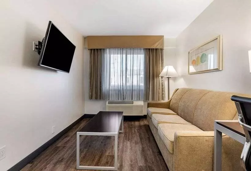 ホテル Quality Inn Burbank Airport