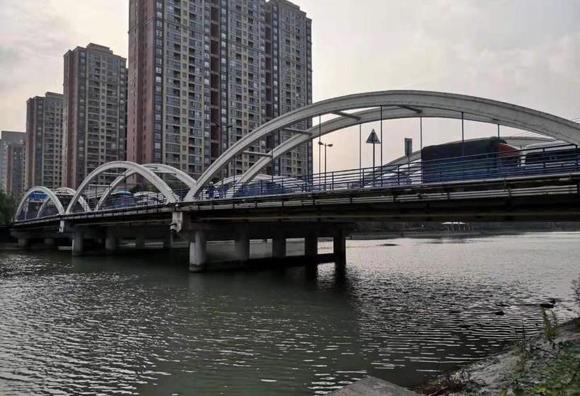 בית מלון כפרי 7 Days Premium Haiyan New Bridge South Road Branch