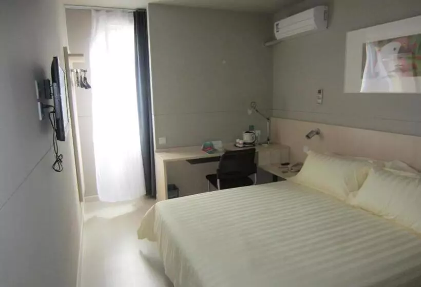 Hotelli Jinjiang Inn Mianyang Technical Building Flyover