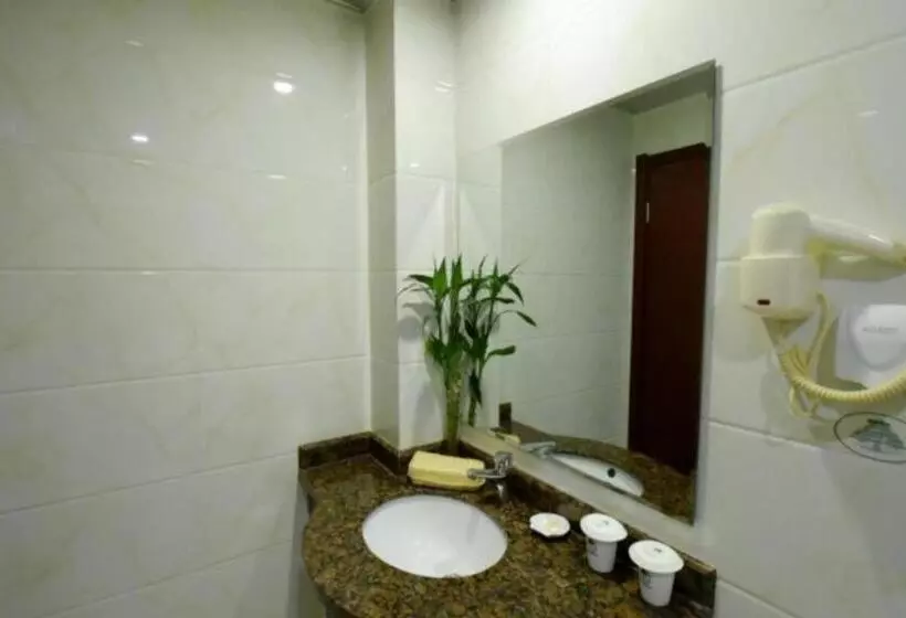 Hotelli Greentree Inn Zhenjiang Yangzhong Central Market Gangdong Bei Road